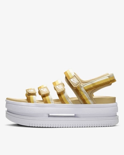 Nike platform online sandals