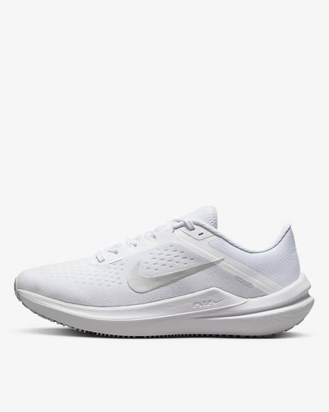 White nike 2025 training shoes women