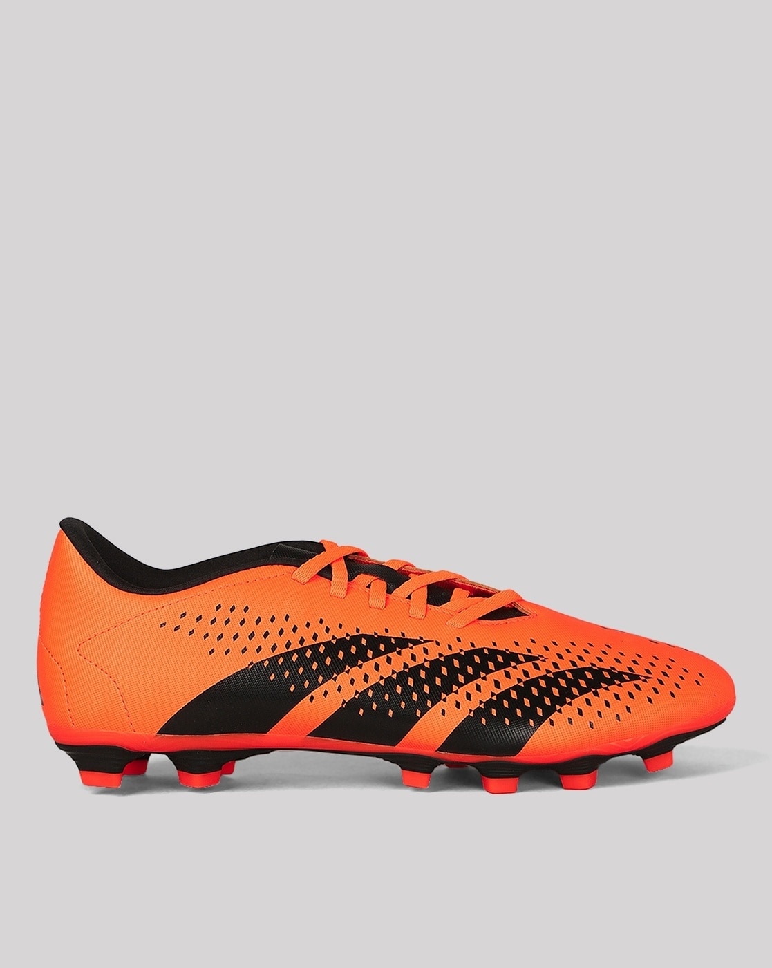 Nivia Dominator 2.0 Football Shoes for Men: Buy Nivia Dominator 2.0 Football  Shoes for Men Online at Best Price in India | NykaaMan