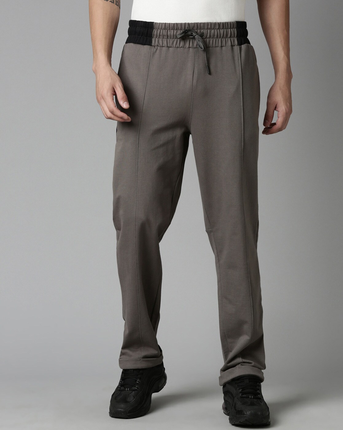 Buy online Grey Solid Full Length Track Pant from Sports Wear for Men by  Breakbounce Streetwear for 579 at 80 off  2023 Limeroadcom