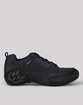 Woodland shoes showroom price outlet