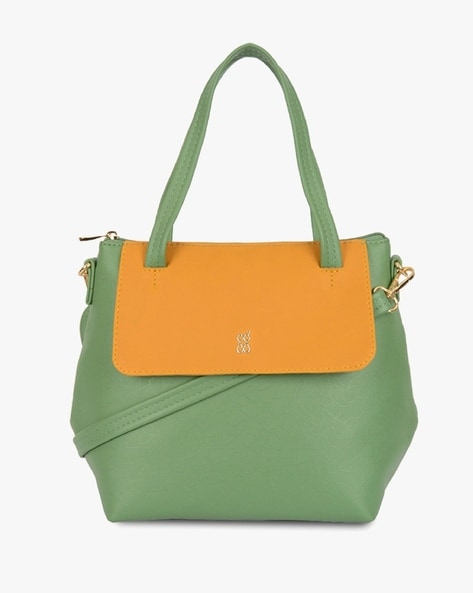 Baggit Quick Jhuti Sling Bag (Light orange) : Amazon.in: Shoes & Handbags