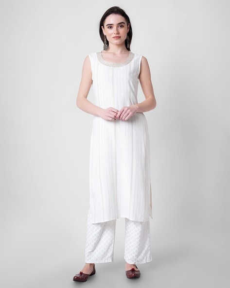 Trendzmy Women Plain White Kurta with Printed Sky Salwar and Dupatta –  TrendzMy