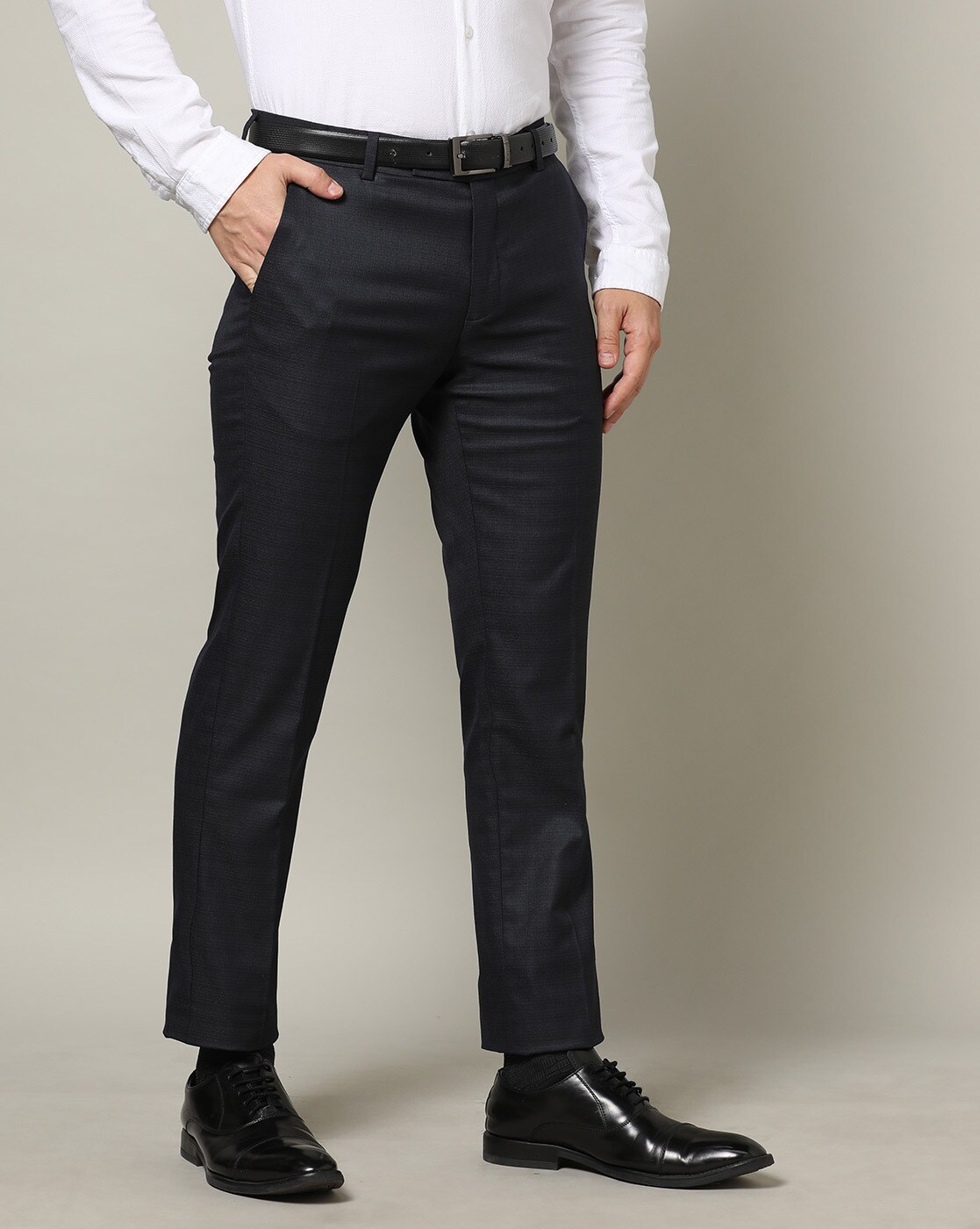 Buy Arrow Sport Men Black Chrysler Tapered Fit Trousers - Trousers for Men  169550 | Myntra