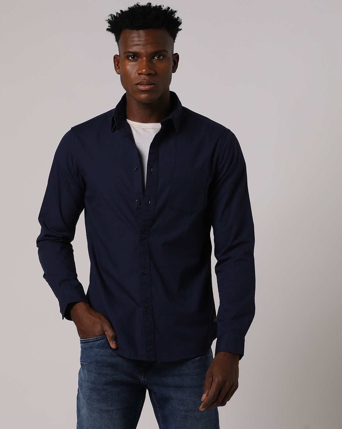 Navy shirt with dark blue jeans deals