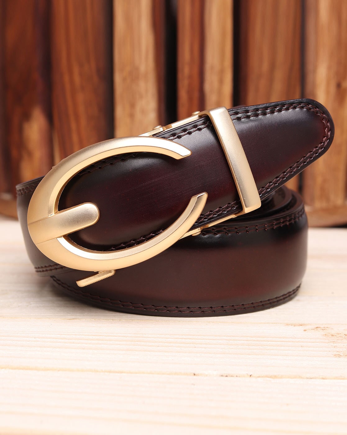 Men Leather Belt with Plaque Buckle Closure