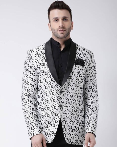 White blazer sale black collar