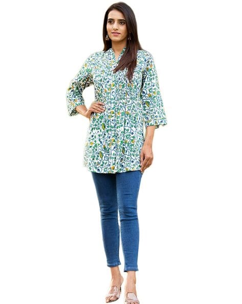 Buy Black Kurtas & Kurtis for Women by SGRF Online | Ajio.com