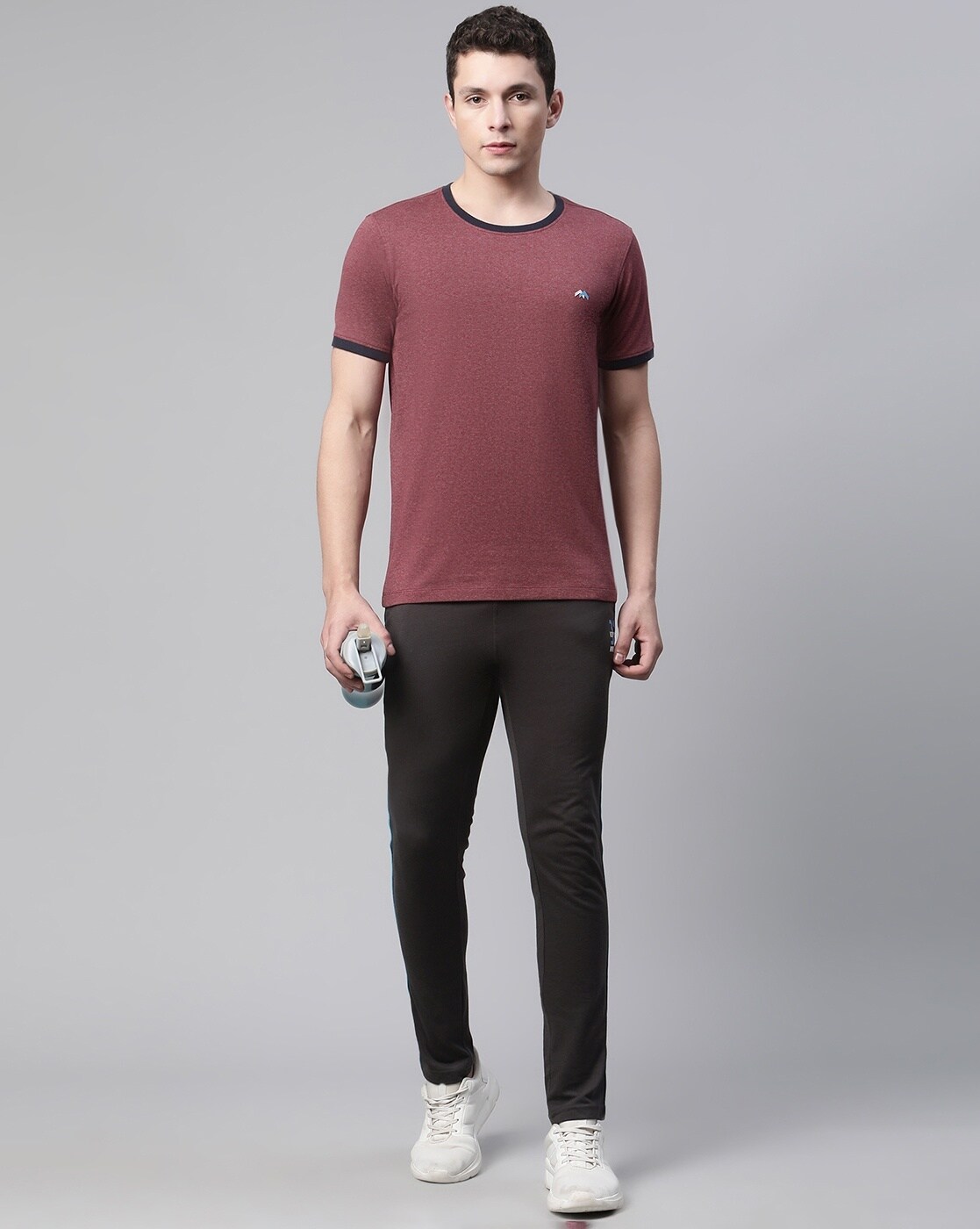 Maroon t hotsell shirt outfit