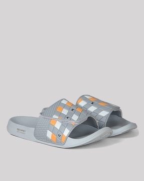 Nike benassi best sale slides grey