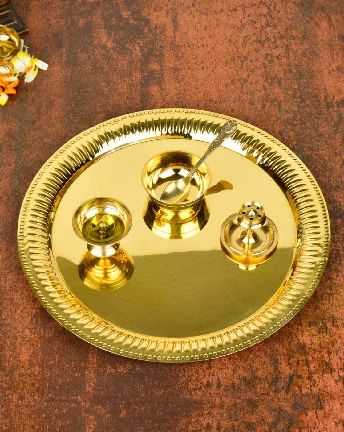 Buy Gold-toned Festive Gifts for Home & Kitchen by Stylemyway Online