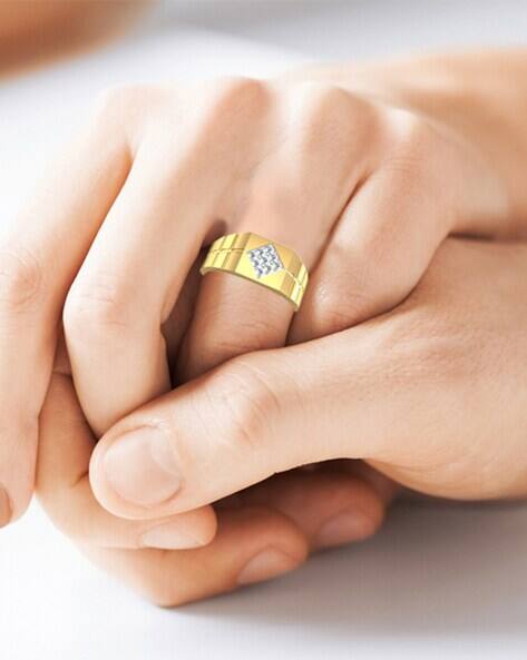 Yellow Gold Diamond-Studded Pallavi Ring | 18 Kt