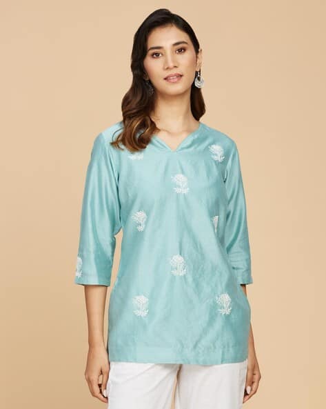 Embroidered Straight Short Kurta