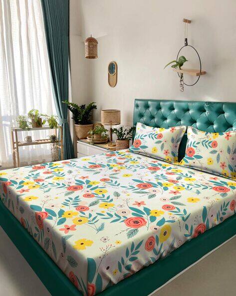 KLOTTHE 300 TC Floral Print King-Size Bedsheet with Pillow Covers