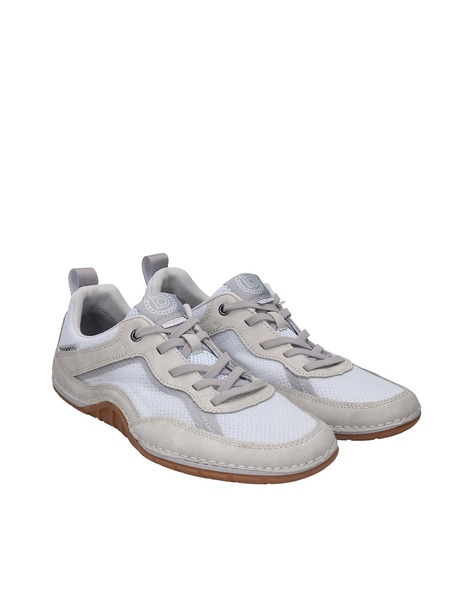 Light grey hot sale tennis shoes