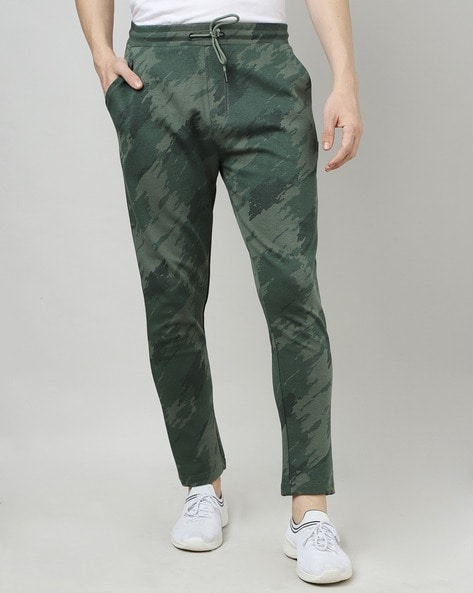 Men Camouflage Print Slim Fit Track Pants