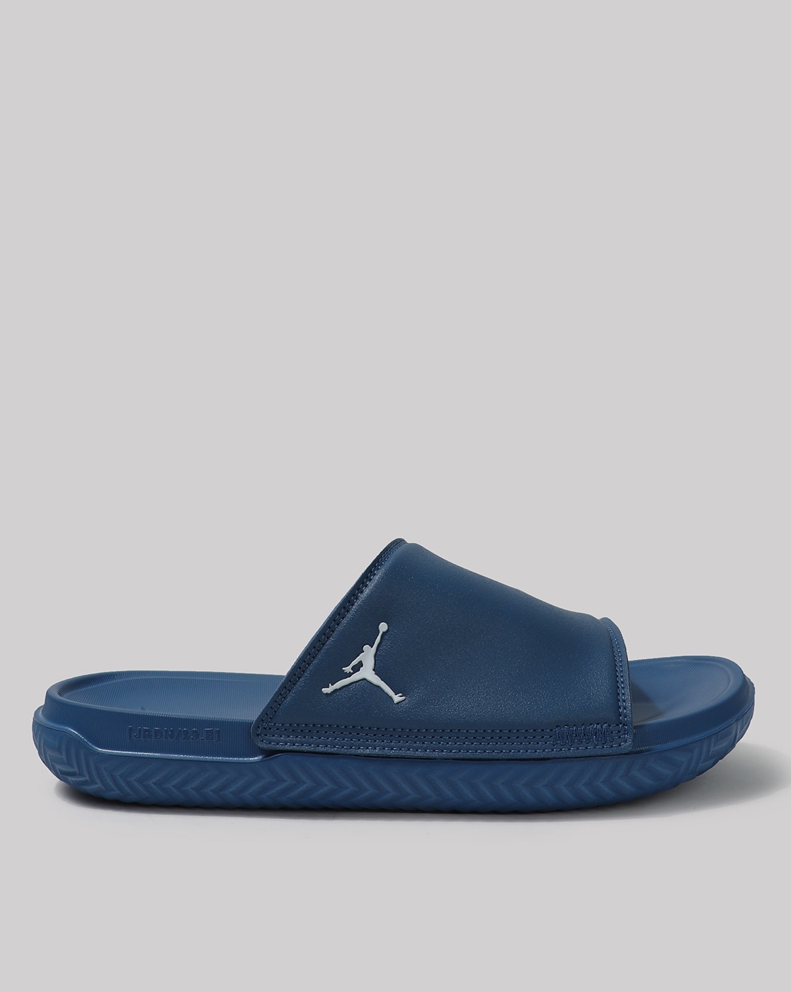 Blue best sale jordan slippers