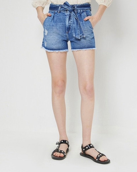 High-Waisted Denim Shorts: How to Wear Them, Which Ones to Buy | Fashion  outfits, High waisted shorts denim, Fashion