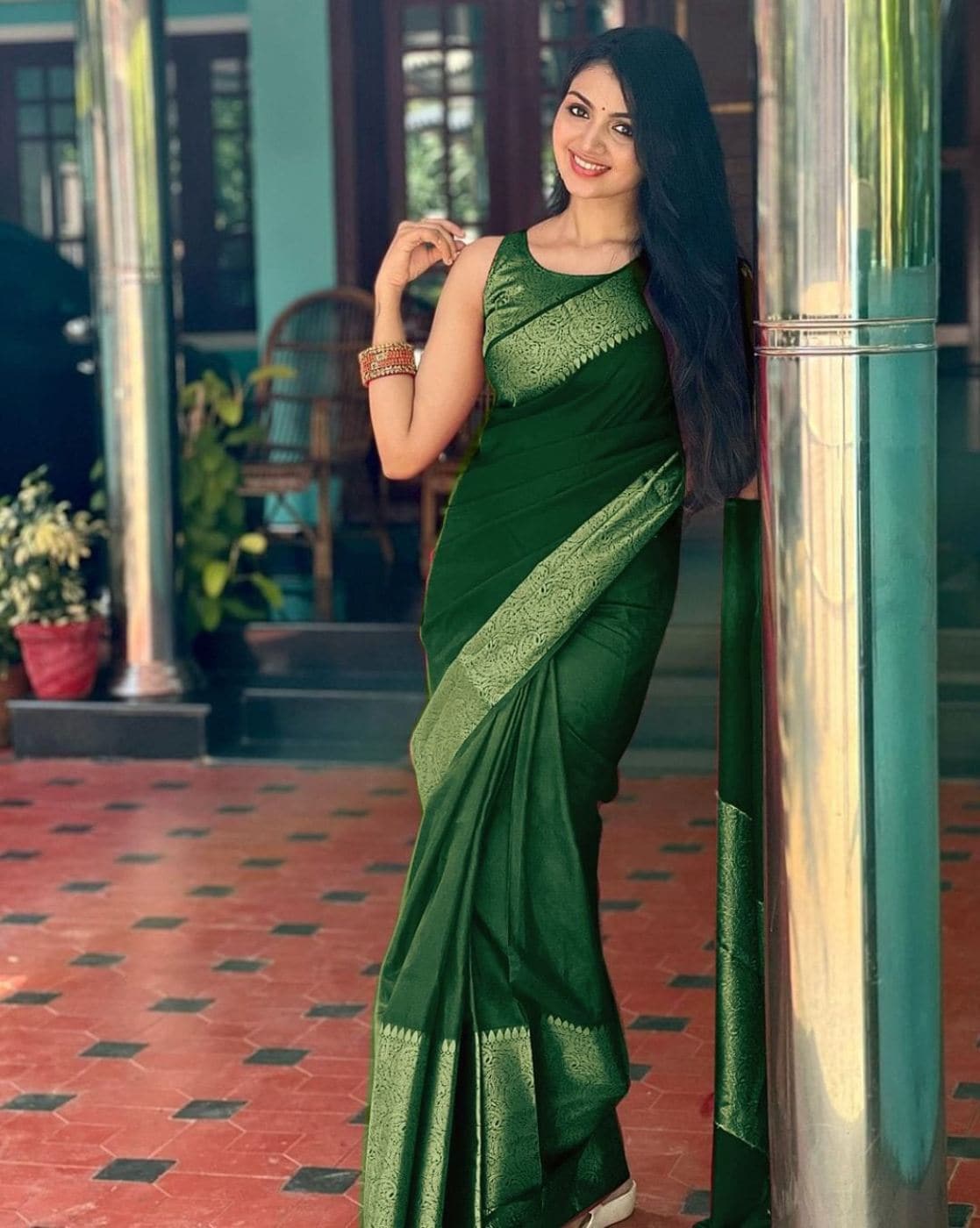 Buy Green Sarees for Women by Marziyaa Online