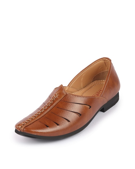 Sherwani Cream Gold Zari Shoes Ethnic Footwear at Rs 1595/piece | Men  Ethnic Footwear in Yamuna Nagar | ID: 16355425697