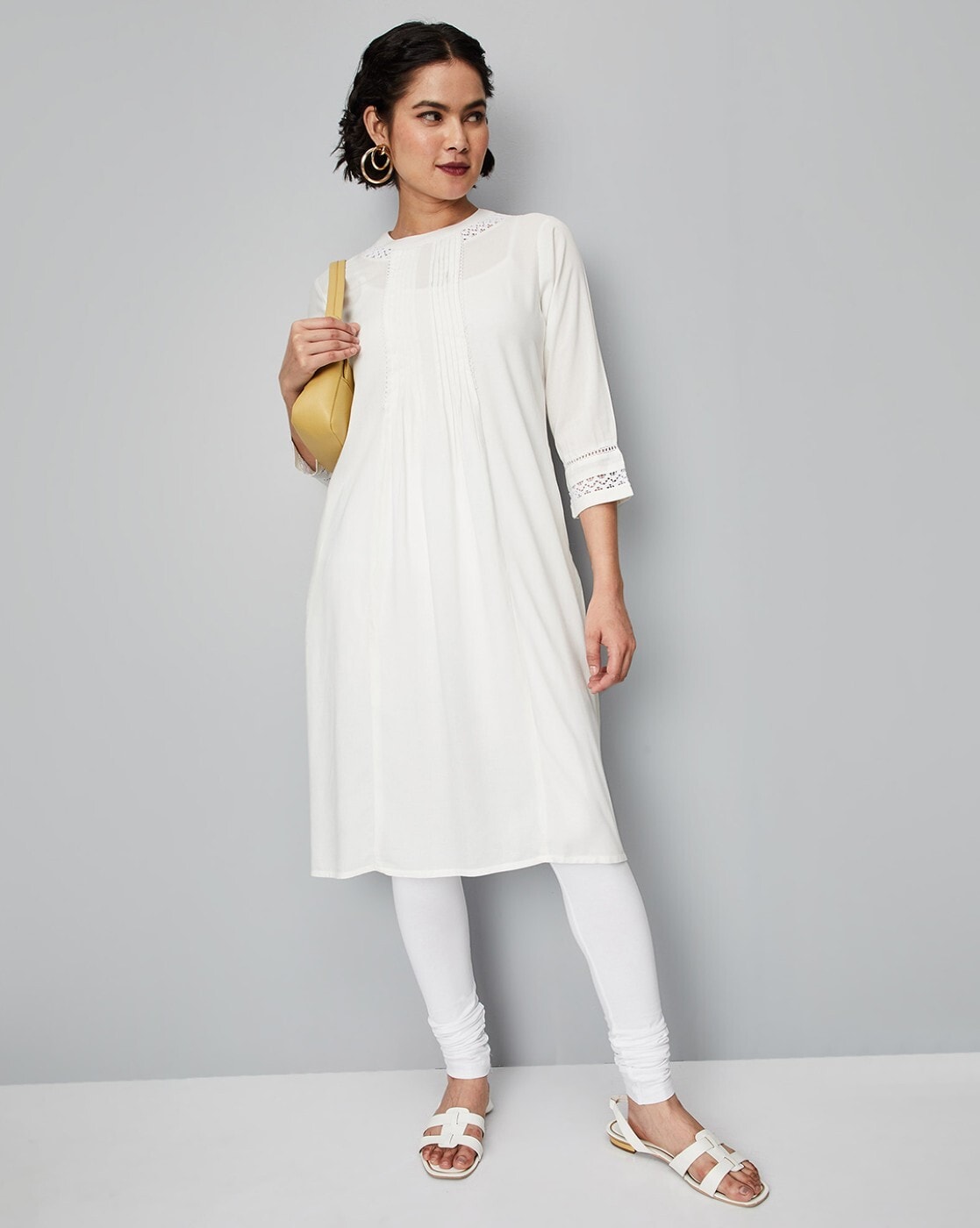Off White Silk Blend Kurta Set With Floral Embroidery at Soch
