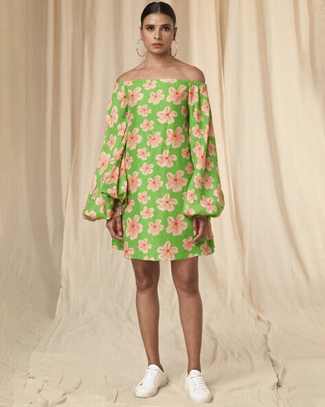 Aggregate more than 122 parrot green dress latest