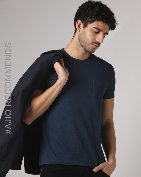 navy blue t shirt with jeans