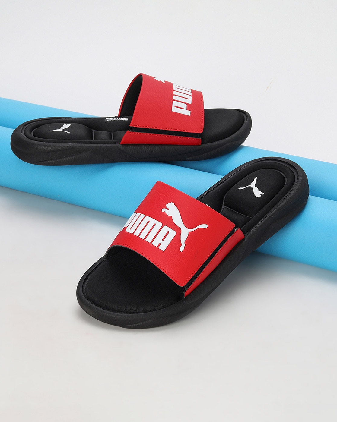 Puma red and sales black slippers