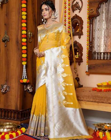 SATRANI Woven Saree with Contrast Border