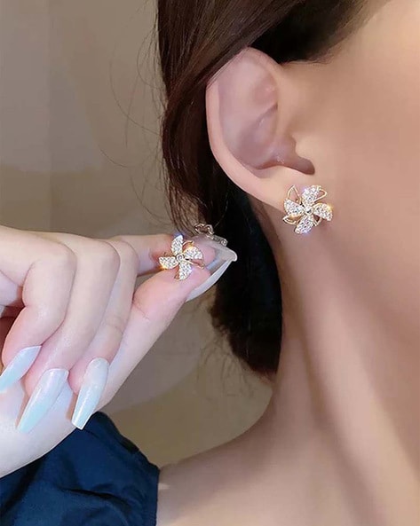 White Round PSE Trending korean Diamond Bow Pearl Earring, Size: 2 Inch (l)  at Rs 50/pair in Ujjain