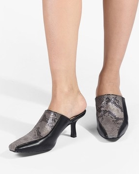 Catwalk hot sale black mules