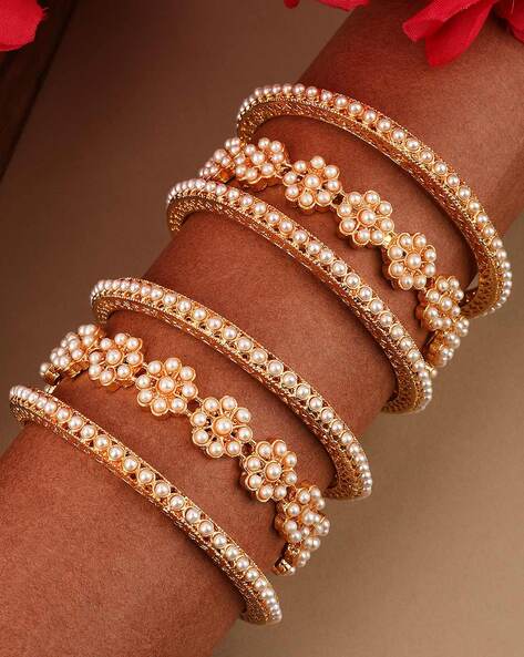Showroom of Broad bracelet with baguette in the centre with rectangular  design | Jewelxy - 169428