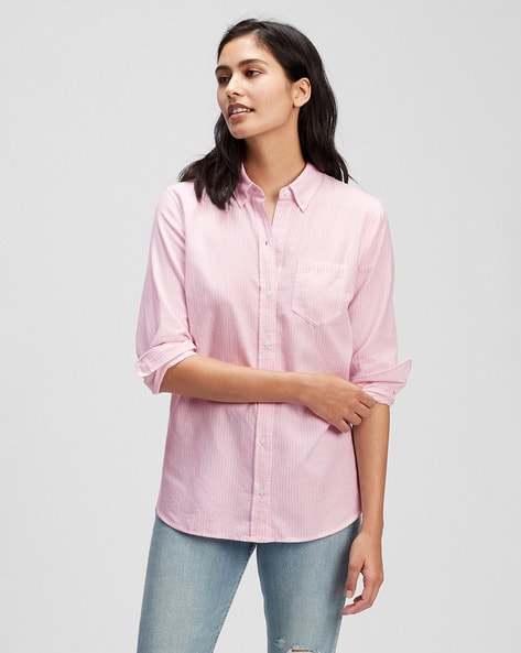 Gap boyfriend deals fit button down