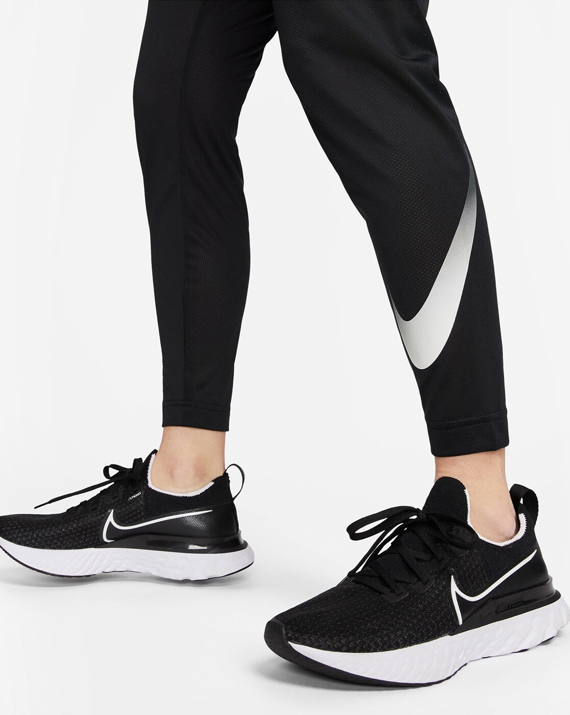 Nike Womens Pro Cool Light Streak Print Training Capri Pants  (Black/Black/White, Small)