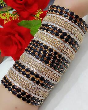 Black bangles online in hands