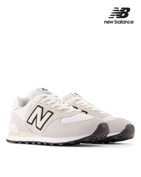 Even Nurses Say These New Balance Sneakers Are Ultra-Comfy