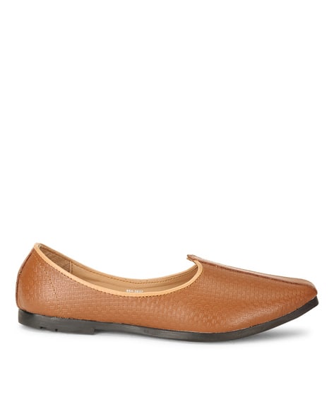 Bata Low-Tops Slip-On Jutties
