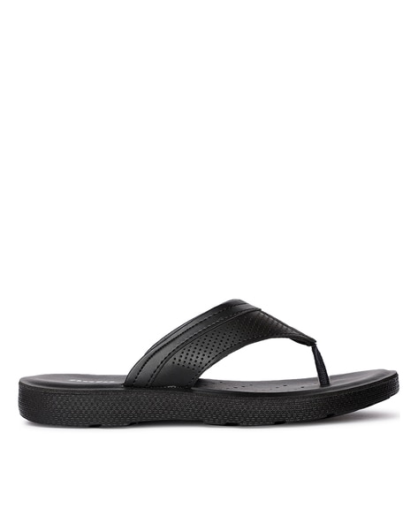 Bata flip best sale flops black