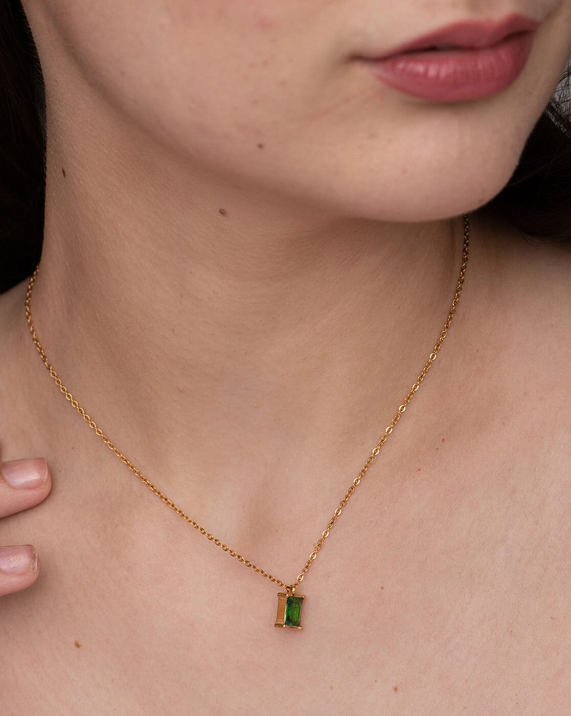 Dainty Emerald Necklace – www.zewar.co