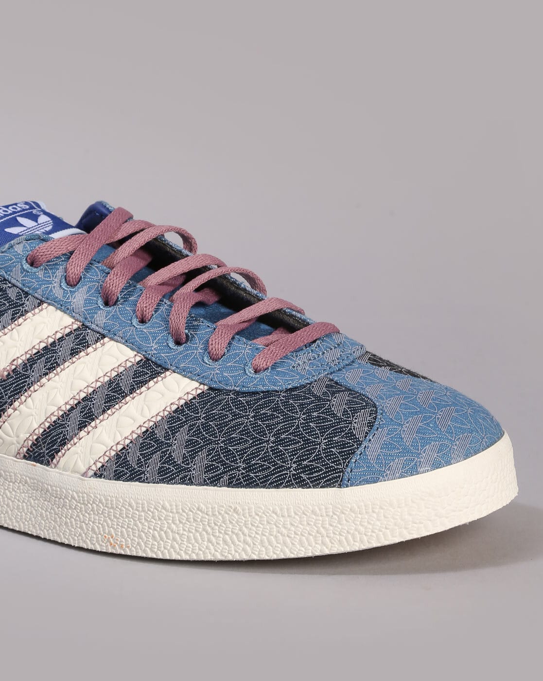 Gazelle adidas bleu best sale marine