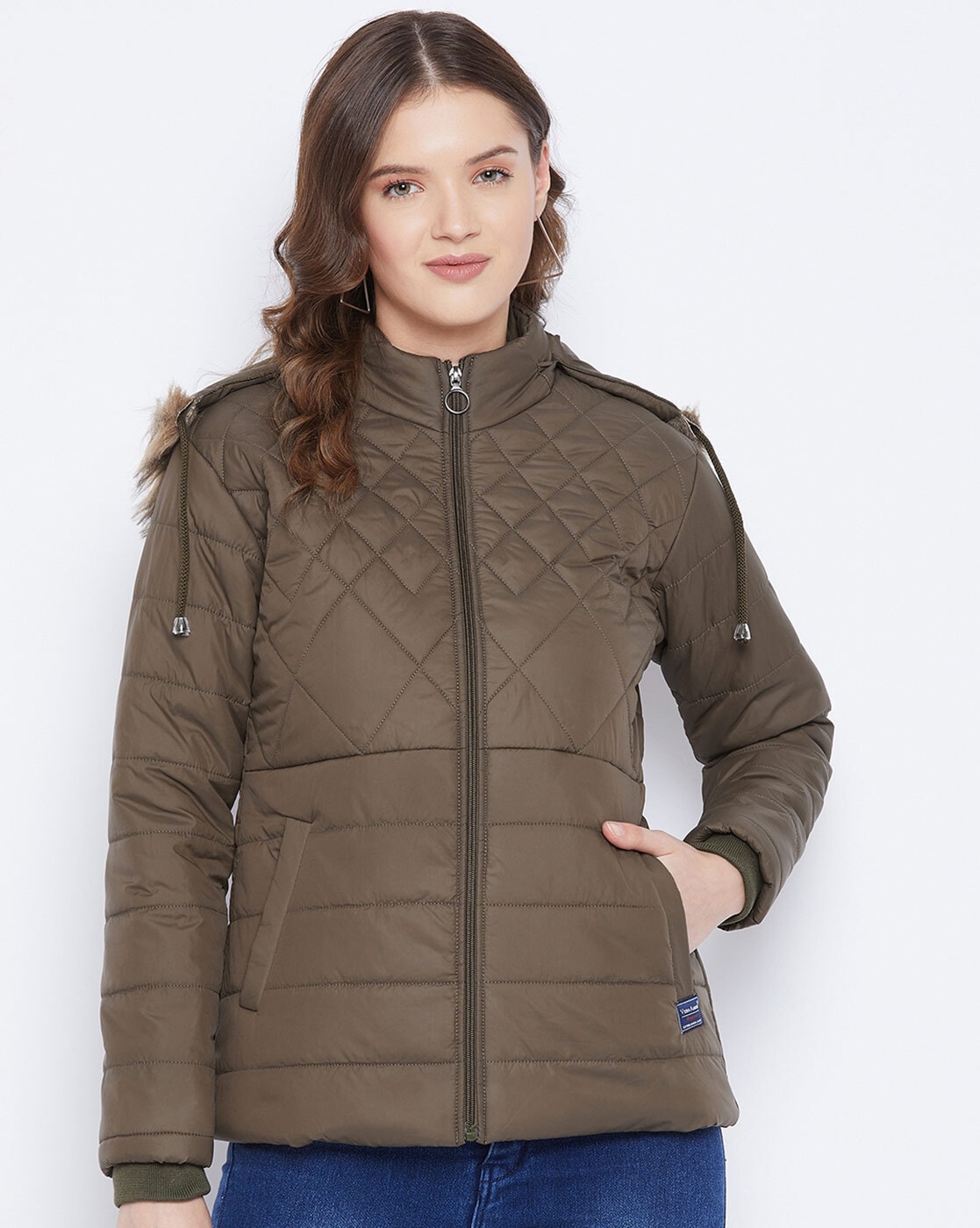 Women Black High Neck Diamond Quilt Puffer Jacket