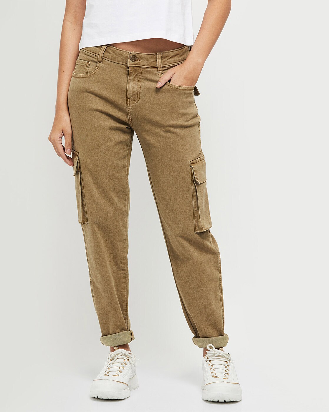 khaki-pants | Khaki pants outfit women, Chino pants women, Khaki pants women