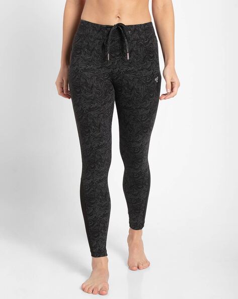 Buy Women's Super Combed Cotton Elastane Stretch Yoga Pants with Side  Zipper Pockets - Black AA01 | Jockey India