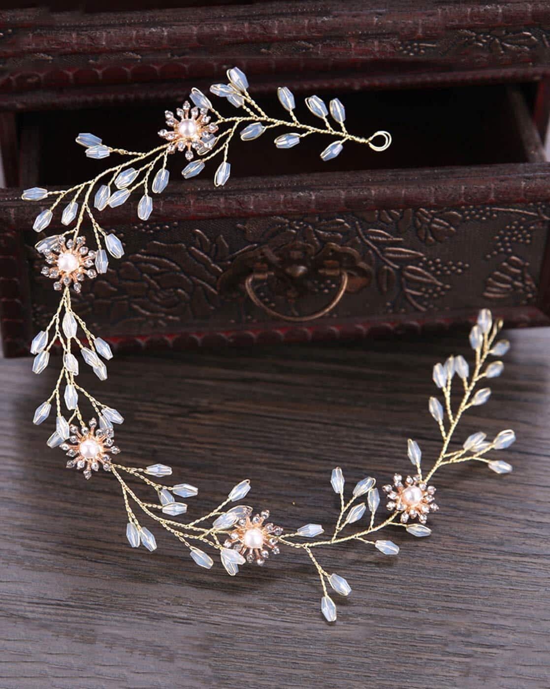 curumu. white×gold×corolla mix 髪飾り