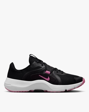 Fashion with best sale nike shoes