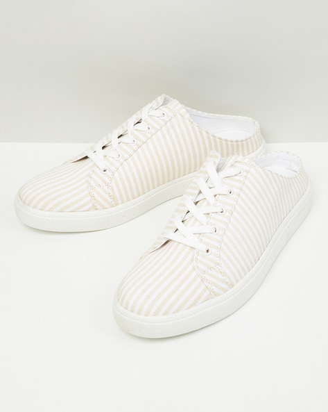 Ajio on sale canvas shoes