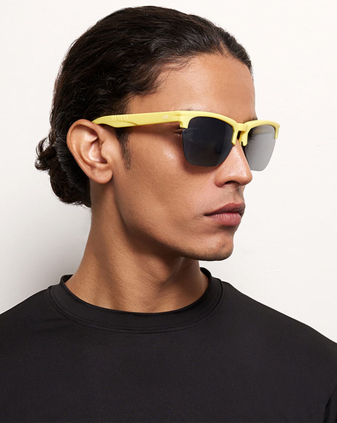 Share 132+ mens yellow frame sunglasses