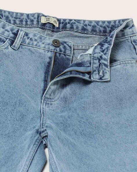 Lightly Washed Wide-Leg Jeans with Frayed Hem