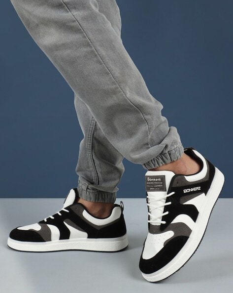 Donkere sneakers online