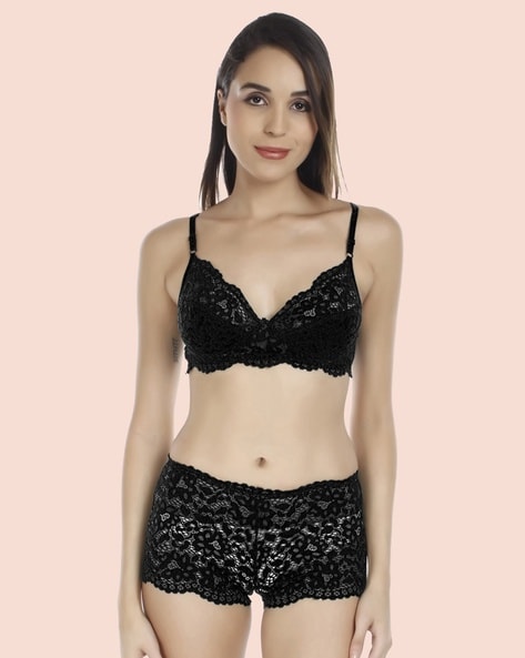 https://assets.ajio.com/medias/sys_master/root/20230602/BWo0/6479959dd55b7d0c6342e7b4/arousy-black-bra-%26-panty-lace-bra-%26-panty-set.jpg